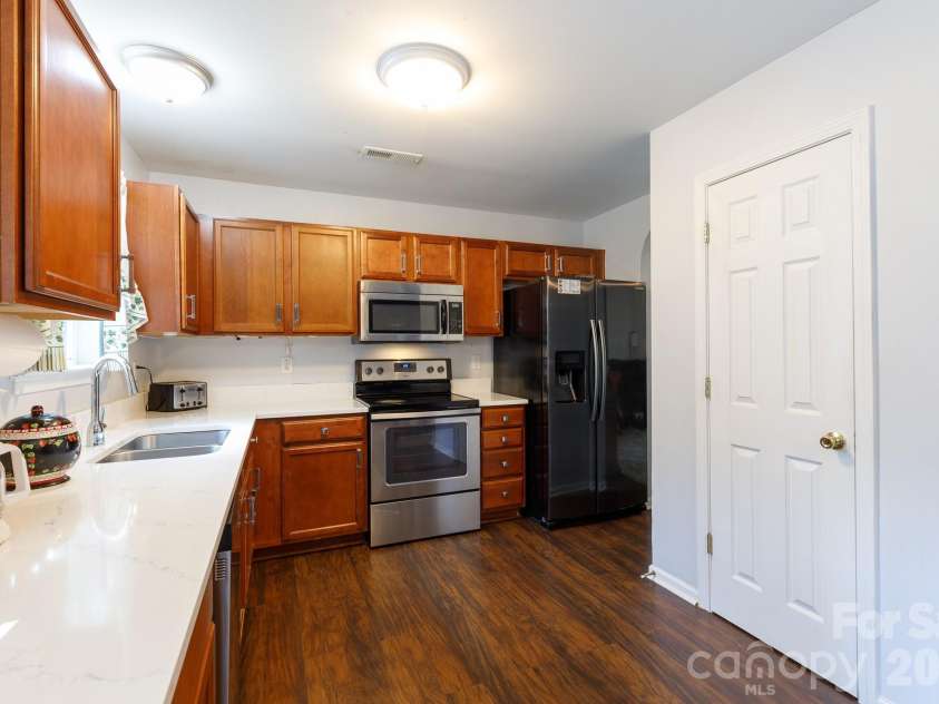 229 Chicago Lane, York, SC 29745.  MLS# CAR4432240, YatesRealty ID 55306. 