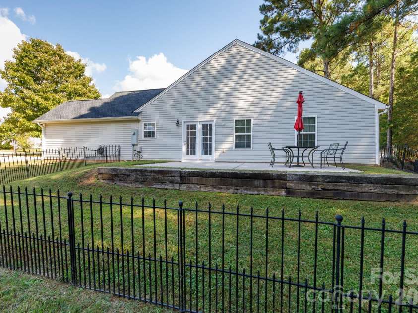 229 Chicago Lane, York, SC 29745.  MLS# CAR4432240, YatesRealty ID 55306. 