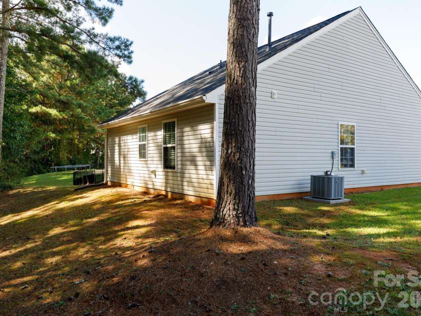 229 Chicago Lane, York, SC 29745.  MLS# CAR4432240, YatesRealty ID 55306. 