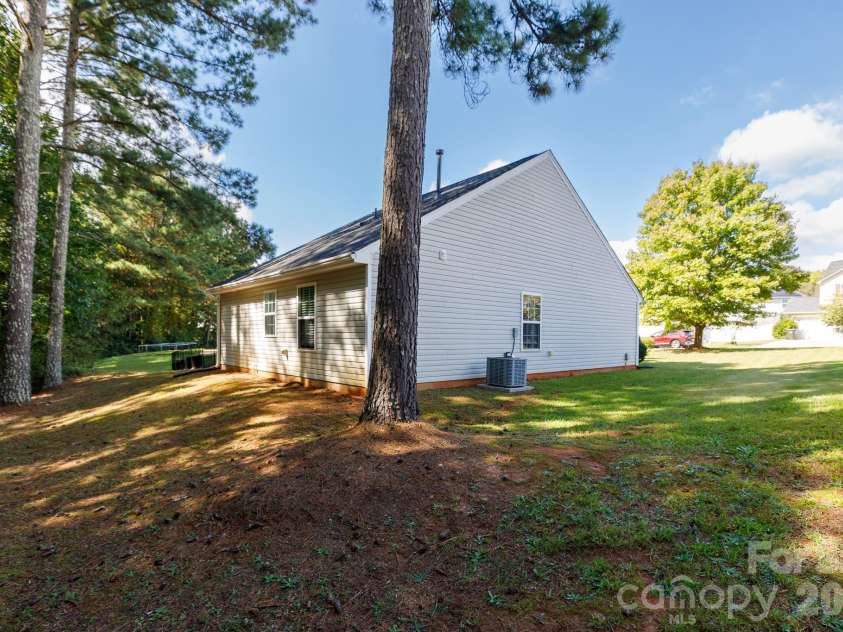 229 Chicago Lane, York, SC 29745.  MLS# CAR4432240, YatesRealty ID 55306. 