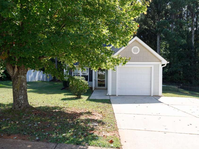 229 Chicago Lane, York, SC 29745.  MLS# CAR4432240, YatesRealty ID 55306. 