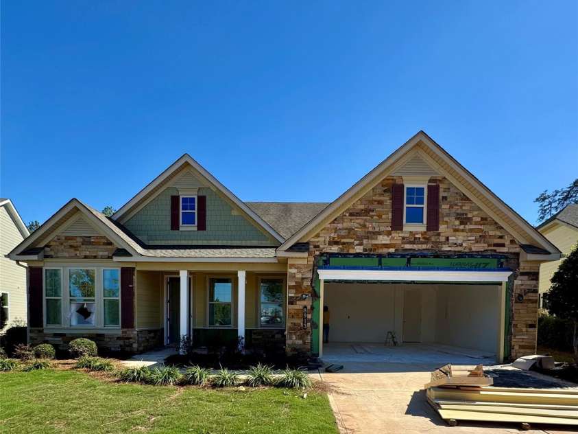 8913 Silver Springs Court, Charlotte, NC 28215.  MLS# CAR4430271, YatesRealty ID 55307. 