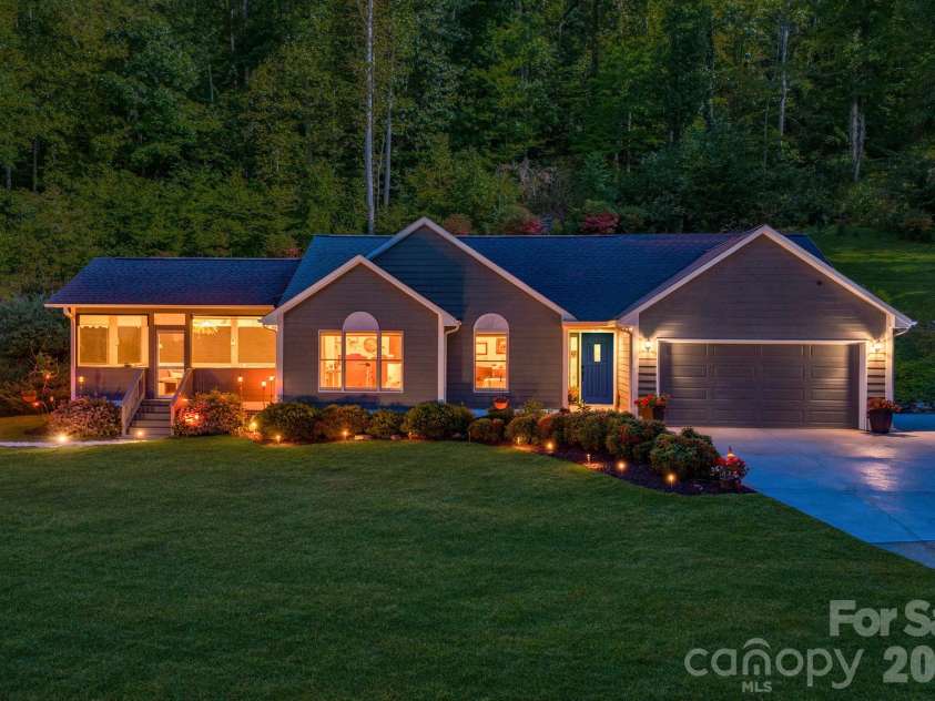 422 Turkey Creek Road, Leicester, NC 28748.  MLS# CAR4426081, YatesRealty ID 55310. 