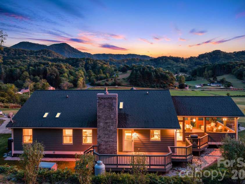 422 Turkey Creek Road, Leicester, NC 28748.  MLS# CAR4426081, YatesRealty ID 55310. 