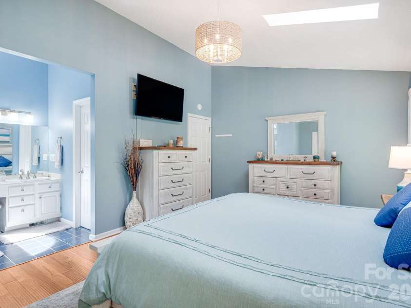 422 Turkey Creek Road, Leicester, NC 28748.  MLS# CAR4426081, YatesRealty ID 55310. 