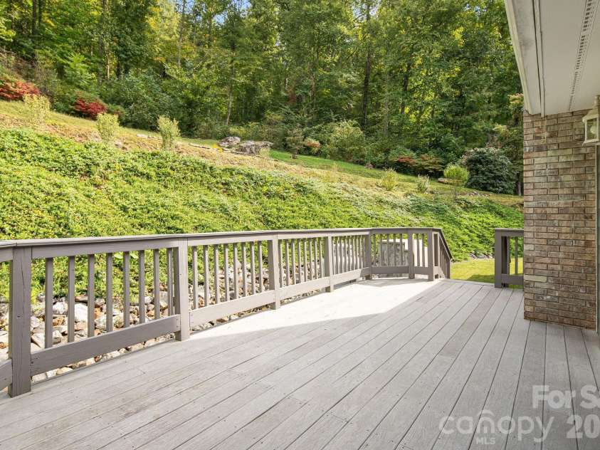 422 Turkey Creek Road, Leicester, NC 28748.  MLS# CAR4426081, YatesRealty ID 55310. 