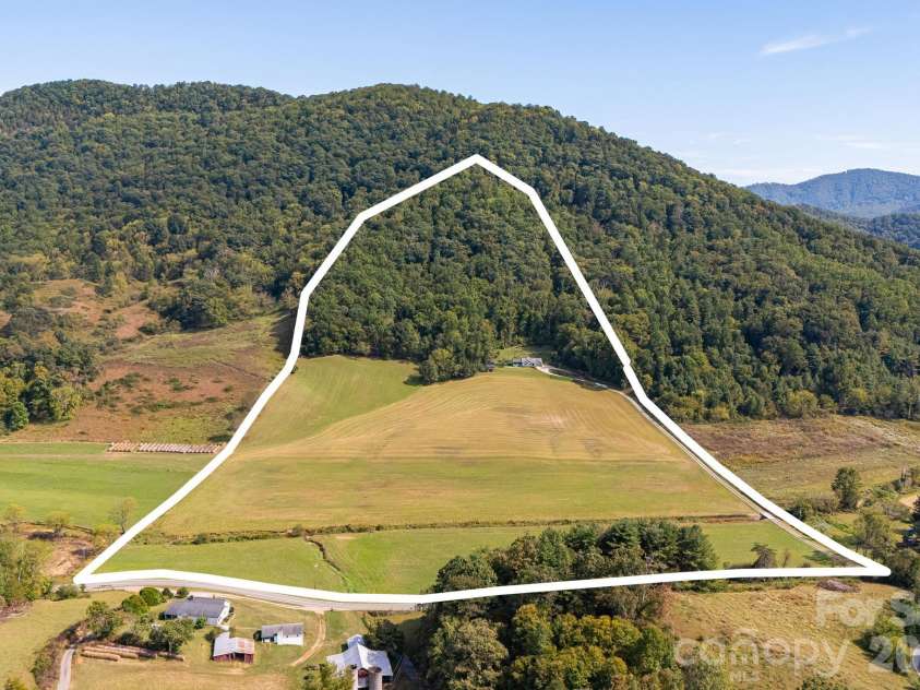 422 Turkey Creek Road, Leicester, NC 28748.  MLS# CAR4426081, YatesRealty ID 55310. 