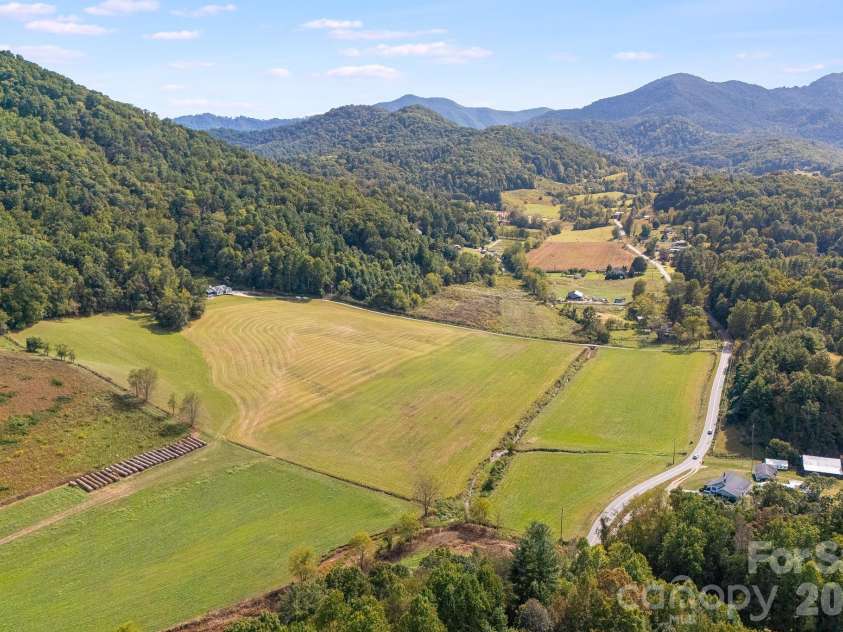422 Turkey Creek Road, Leicester, NC 28748.  MLS# CAR4426081, YatesRealty ID 55310. 