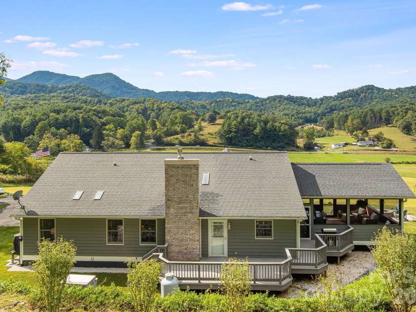 422 Turkey Creek Road, Leicester, NC 28748.  MLS# CAR4426081, YatesRealty ID 55310. 