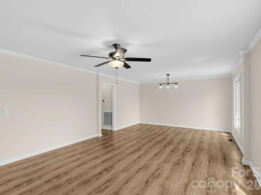1206 Three Bridges Road, Easley, SC 29642.  MLS# CAR4430435, YatesRealty ID 55311. 