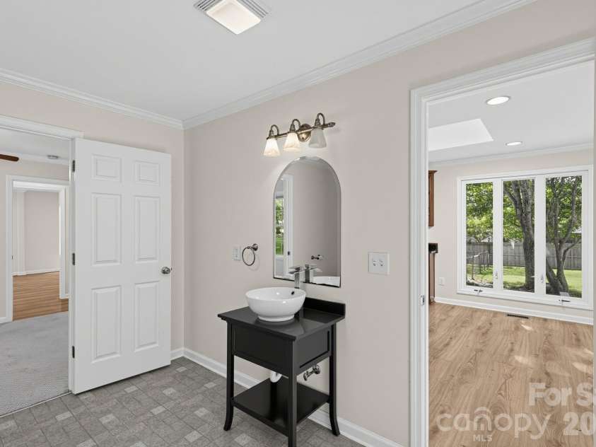 1206 Three Bridges Road, Easley, SC 29642.  MLS# CAR4430435, YatesRealty ID 55311. 