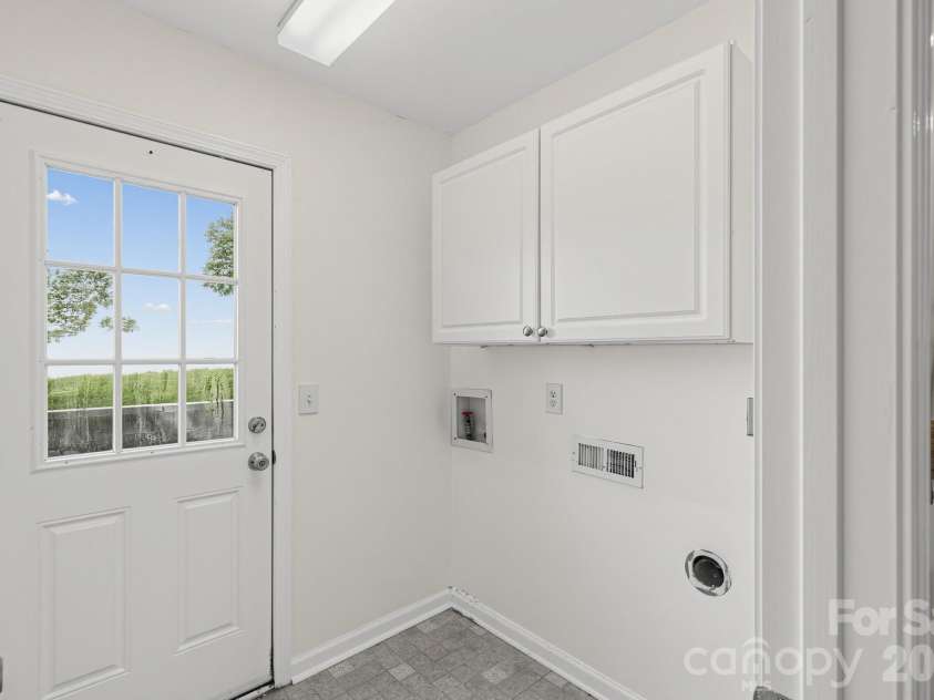 1206 Three Bridges Road, Easley, SC 29642.  MLS# CAR4430435, YatesRealty ID 55311. 