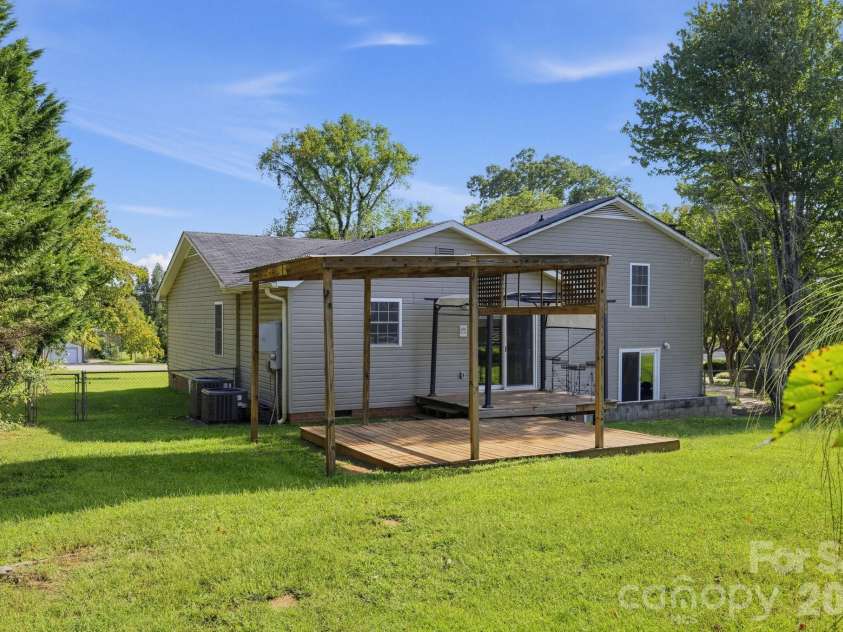 1206 Three Bridges Road, Easley, SC 29642.  MLS# CAR4430435, YatesRealty ID 55311. 