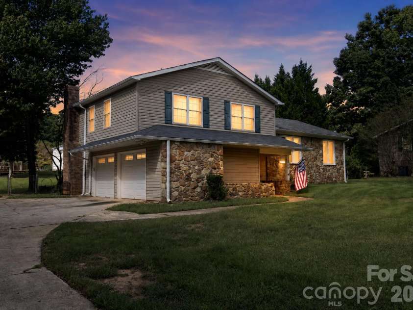 1206 Three Bridges Road, Easley, SC 29642.  MLS# CAR4430435, YatesRealty ID 55311. Photo is virtually enhanced