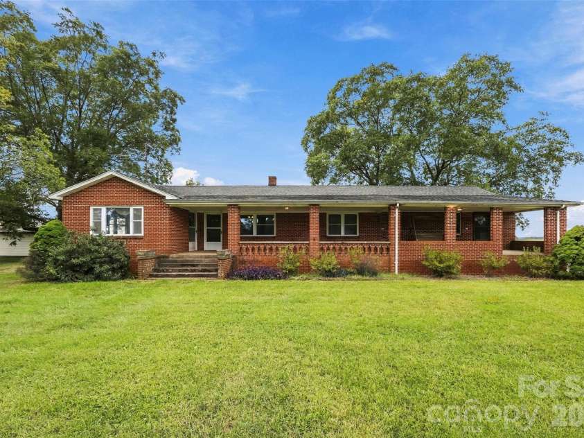 2925 Fallston Waco Road, Shelby, NC 28150.  MLS# CAR4430911, YatesRealty ID 55314. Welcome to 2925 Fallston Waco Road!