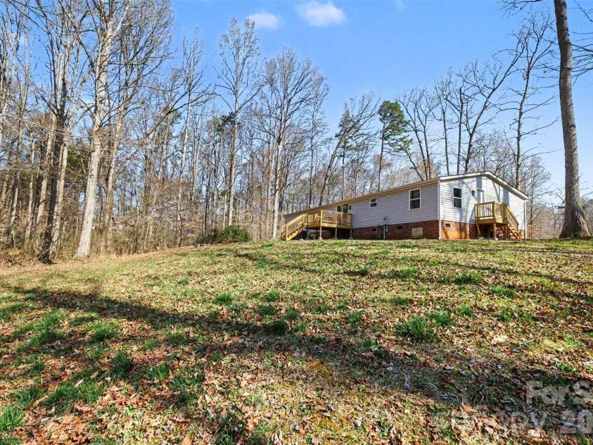 5050 Park Creek Drive, Mount Holly, NC 28120.  MLS# CAR4355230, YatesRealty ID 5532. 