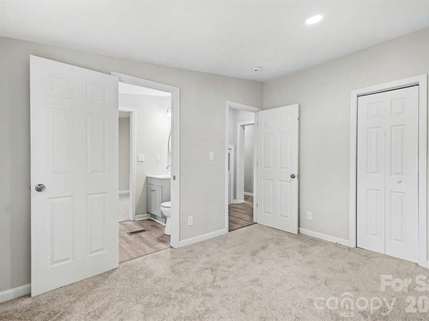 5050 Park Creek Drive, Mount Holly, NC 28120.  MLS# CAR4355230, YatesRealty ID 5532. 