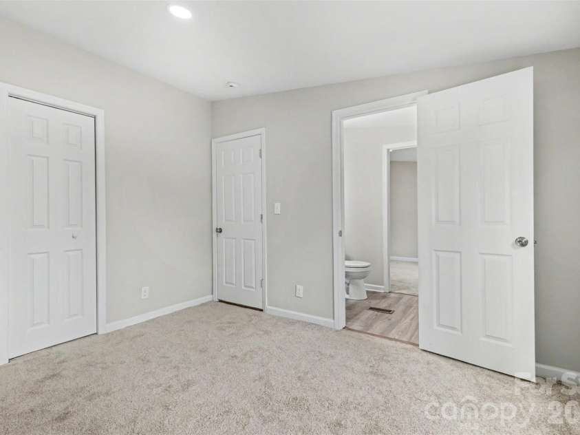 5050 Park Creek Drive, Mount Holly, NC 28120.  MLS# CAR4355230, YatesRealty ID 5532. 