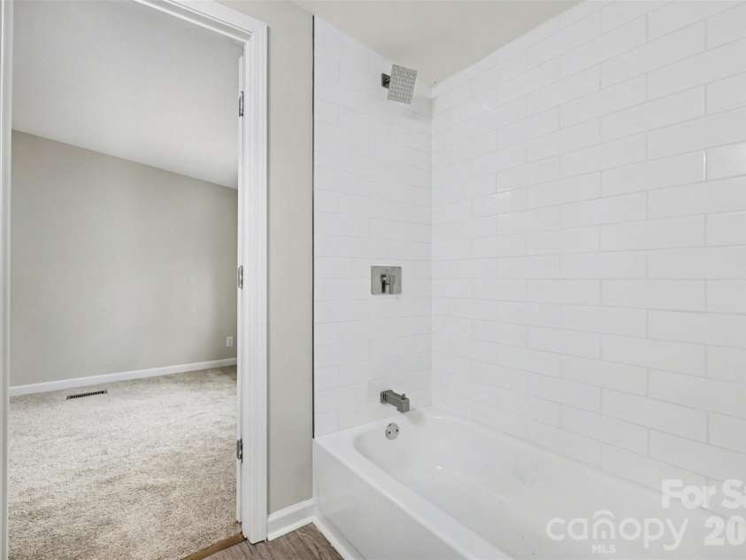 5050 Park Creek Drive, Mount Holly, NC 28120.  MLS# CAR4355230, YatesRealty ID 5532. 