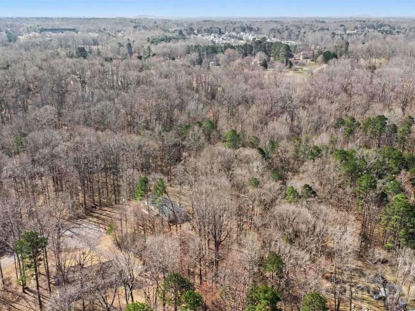 5050 Park Creek Drive, Mount Holly, NC 28120.  MLS# CAR4355230, YatesRealty ID 5532. 