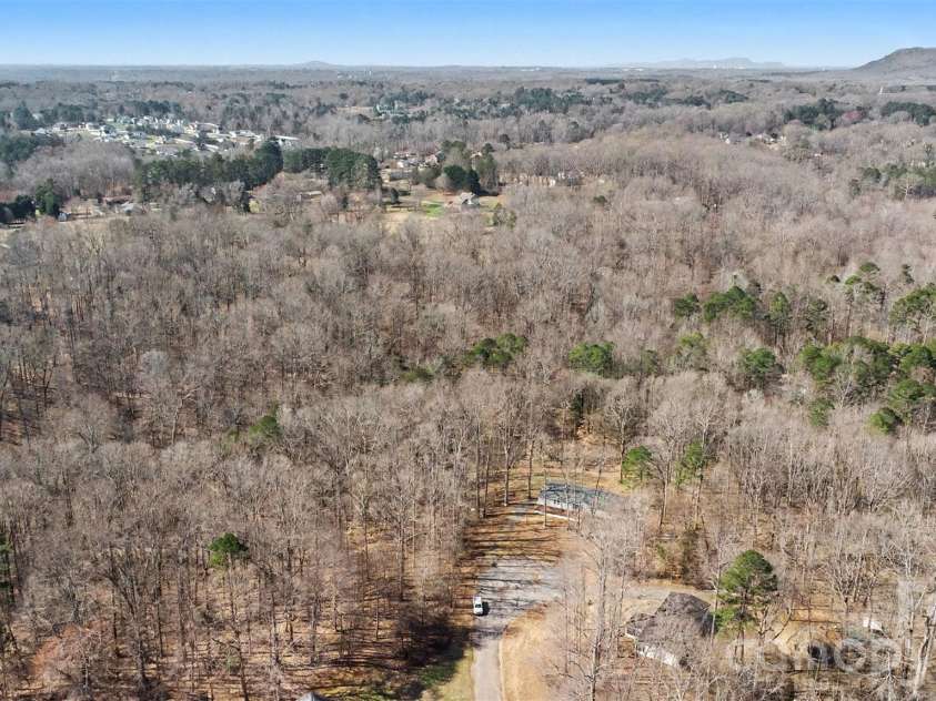 5050 Park Creek Drive, Mount Holly, NC 28120.  MLS# CAR4355230, YatesRealty ID 5532. 