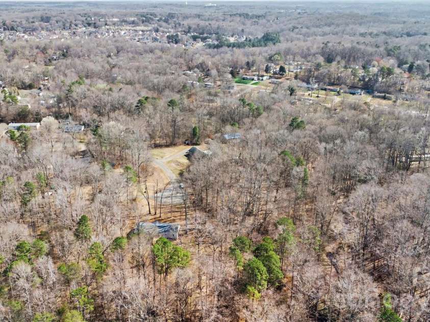 5050 Park Creek Drive, Mount Holly, NC 28120.  MLS# CAR4355230, YatesRealty ID 5532. 