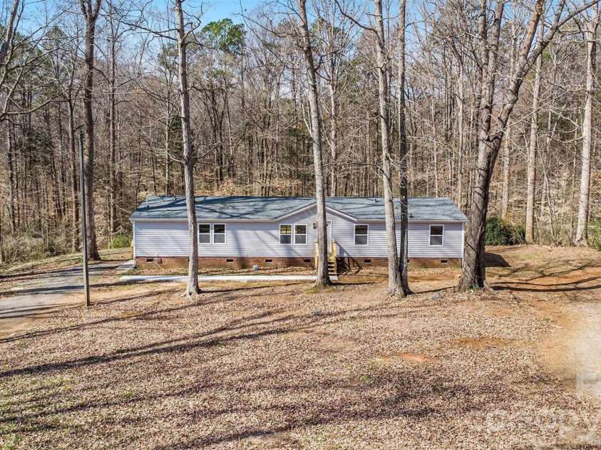 5050 Park Creek Drive, Mount Holly, NC 28120.  MLS# CAR4355230, YatesRealty ID 5532. 