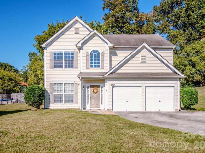 5924 Barefoot Lane, Concord, NC 28025.  MLS# CAR4431452, YatesRealty ID 55321. 