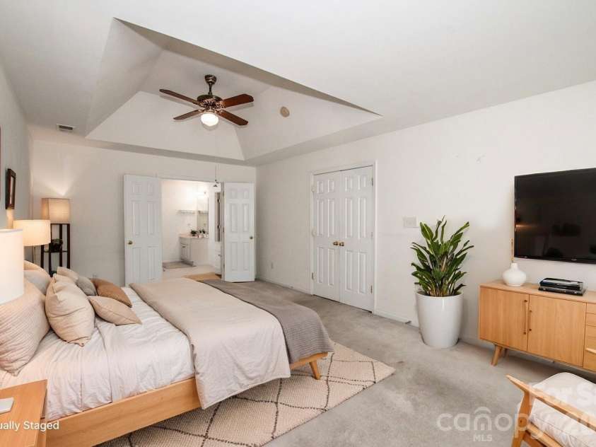 5924 Barefoot Lane, Concord, NC 28025.  MLS# CAR4431452, YatesRealty ID 55321. 