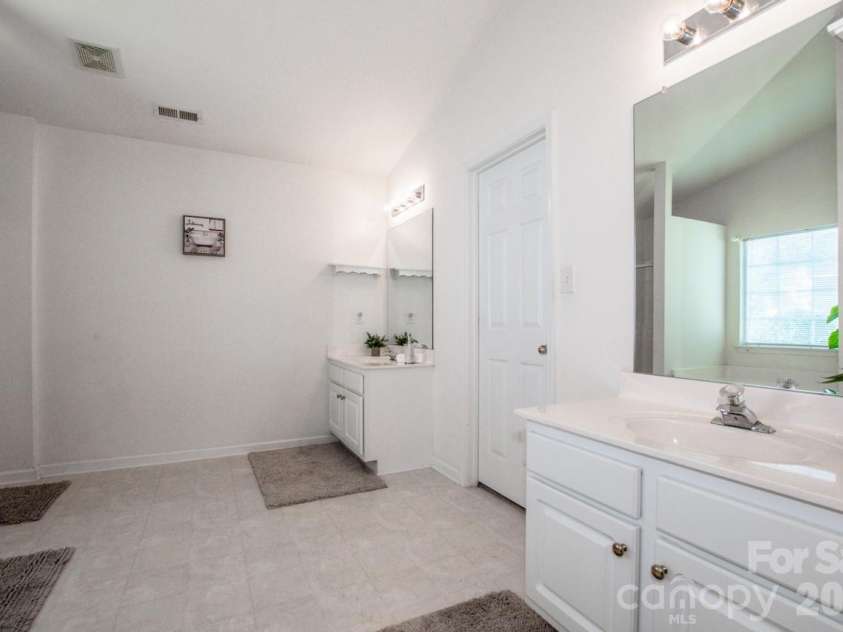 5924 Barefoot Lane, Concord, NC 28025.  MLS# CAR4431452, YatesRealty ID 55321. 