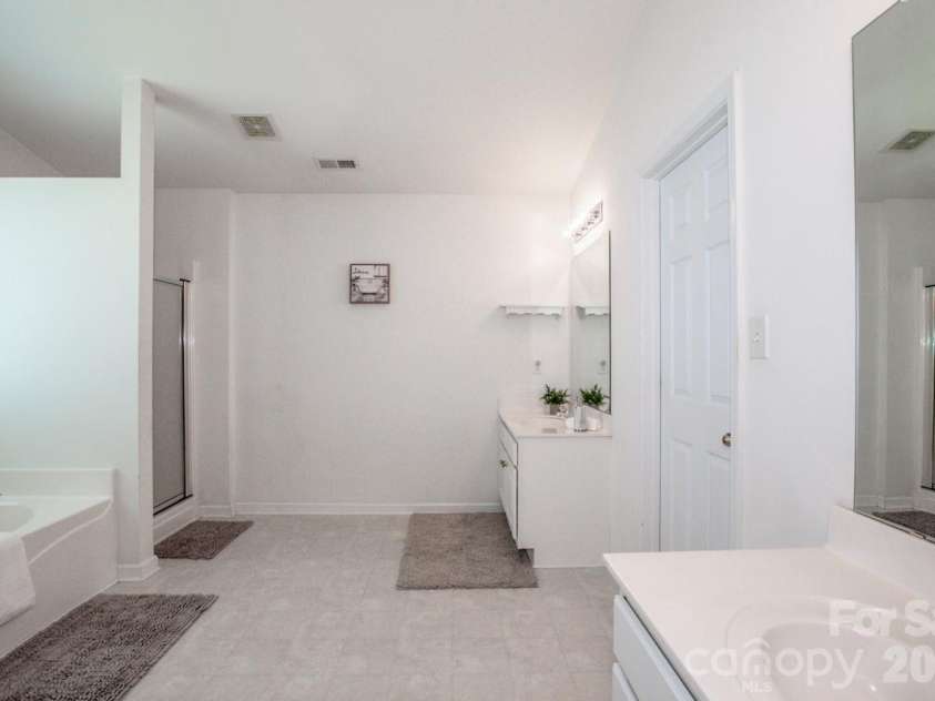 5924 Barefoot Lane, Concord, NC 28025.  MLS# CAR4431452, YatesRealty ID 55321. 