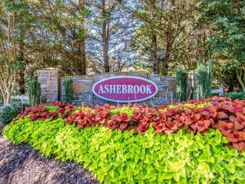 5924 Barefoot Lane, Concord, NC 28025.  MLS# CAR4431452, YatesRealty ID 55321. 