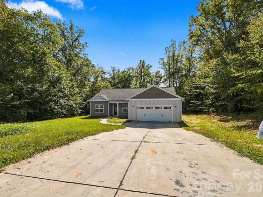 189 Sweet Cherry Lane, Stony Point, NC 28678.  MLS# CAR4432612, YatesRealty ID 55322. 