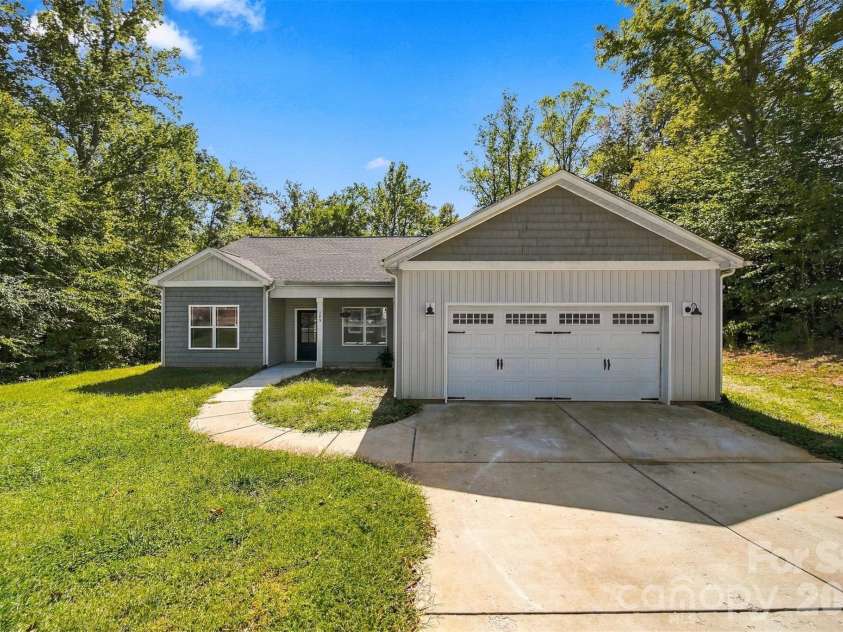 189 Sweet Cherry Lane, Stony Point, NC 28678.  MLS# CAR4432612, YatesRealty ID 55322. 