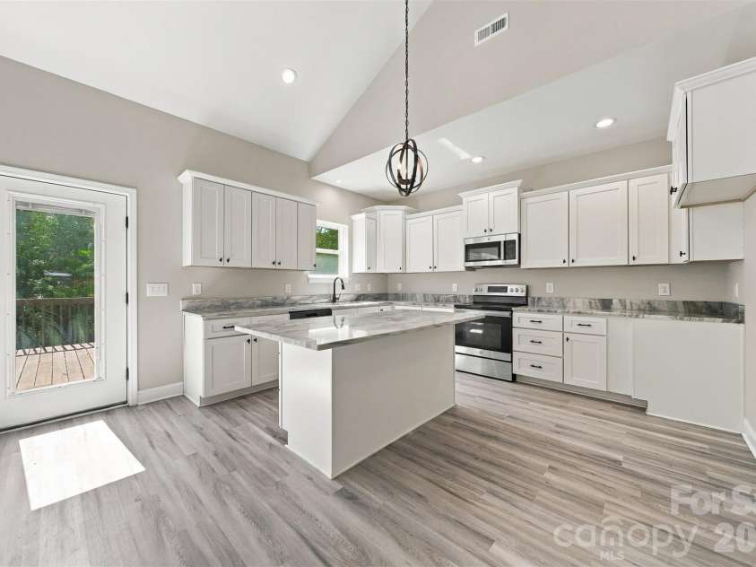 189 Sweet Cherry Lane, Stony Point, NC 28678.  MLS# CAR4432612, YatesRealty ID 55322. 
