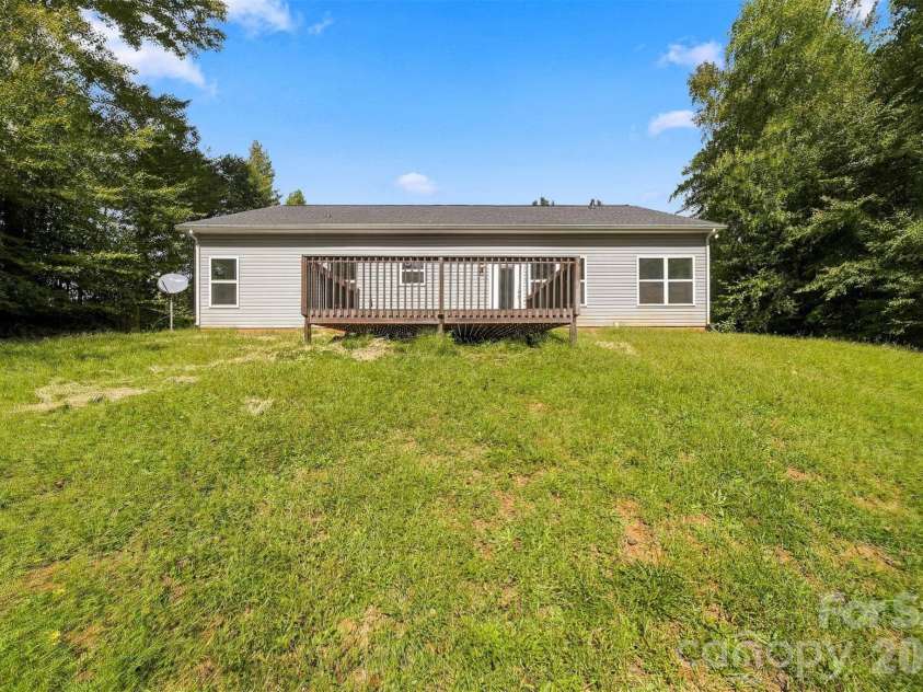 189 Sweet Cherry Lane, Stony Point, NC 28678.  MLS# CAR4432612, YatesRealty ID 55322. 