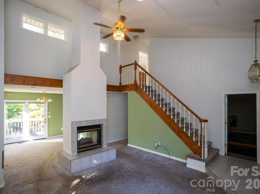 79 Pine Cone Drive, Asheville, NC 28805.  MLS# CAR4432175, YatesRealty ID 55326. 