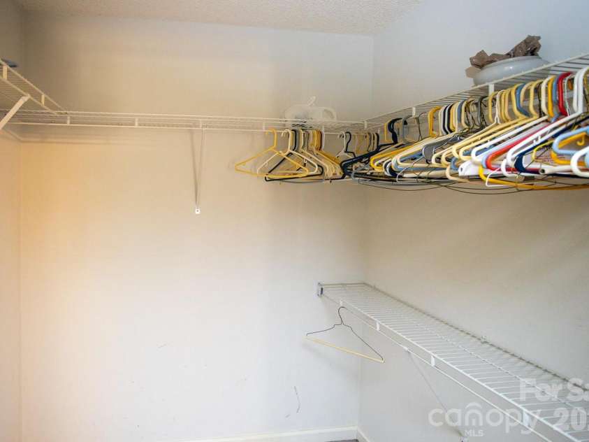 79 Pine Cone Drive, Asheville, NC 28805.  MLS# CAR4432175, YatesRealty ID 55326. 