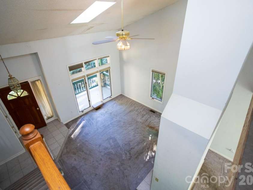 79 Pine Cone Drive, Asheville, NC 28805.  MLS# CAR4432175, YatesRealty ID 55326. 