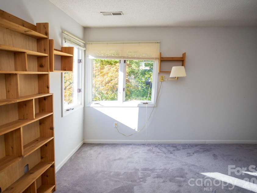 79 Pine Cone Drive, Asheville, NC 28805.  MLS# CAR4432175, YatesRealty ID 55326. 