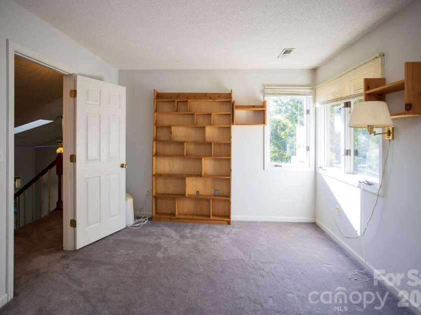 79 Pine Cone Drive, Asheville, NC 28805.  MLS# CAR4432175, YatesRealty ID 55326. 
