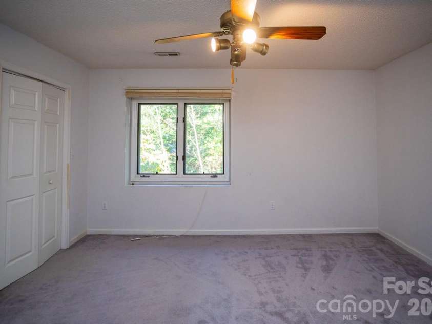 79 Pine Cone Drive, Asheville, NC 28805.  MLS# CAR4432175, YatesRealty ID 55326. 