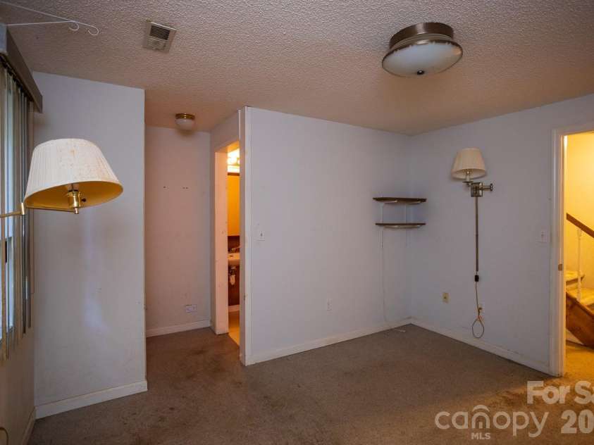 79 Pine Cone Drive, Asheville, NC 28805.  MLS# CAR4432175, YatesRealty ID 55326. 