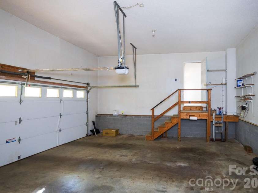 79 Pine Cone Drive, Asheville, NC 28805.  MLS# CAR4432175, YatesRealty ID 55326. 