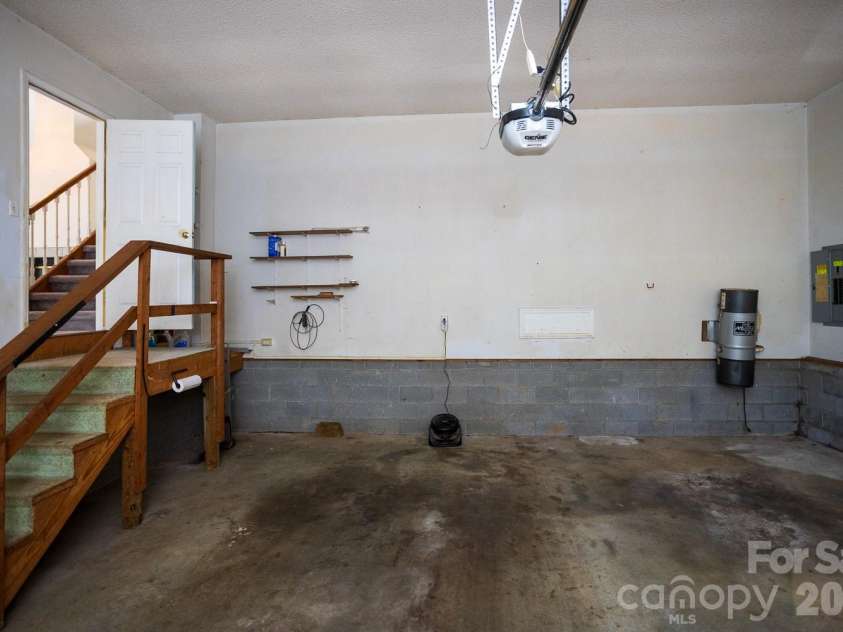 79 Pine Cone Drive, Asheville, NC 28805.  MLS# CAR4432175, YatesRealty ID 55326. 