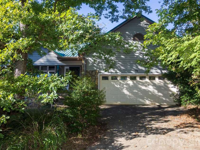 79 Pine Cone Drive, Asheville, NC 28805.  MLS# CAR4432175, YatesRealty ID 55326. 