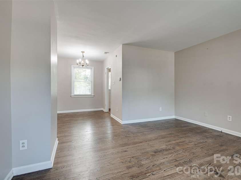 311 Wakefield Road, Charlotte, NC 28209.  MLS# CAR4432592, YatesRealty ID 55331. 