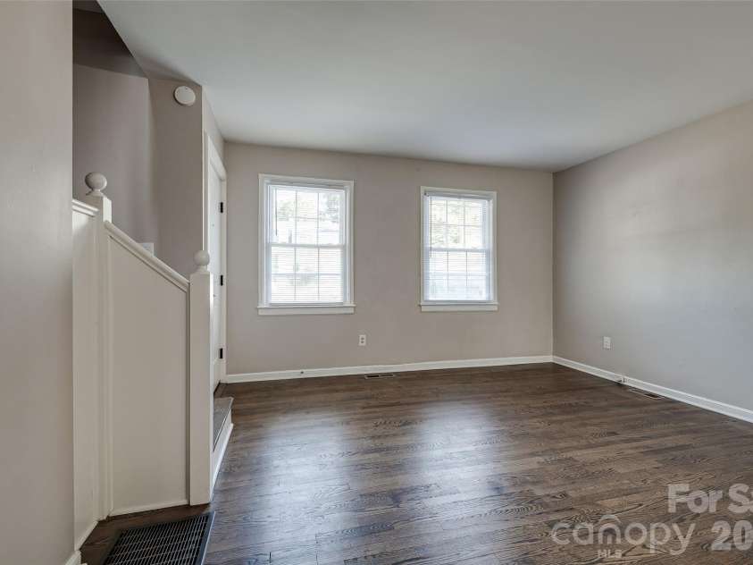 311 Wakefield Road, Charlotte, NC 28209.  MLS# CAR4432592, YatesRealty ID 55331. 