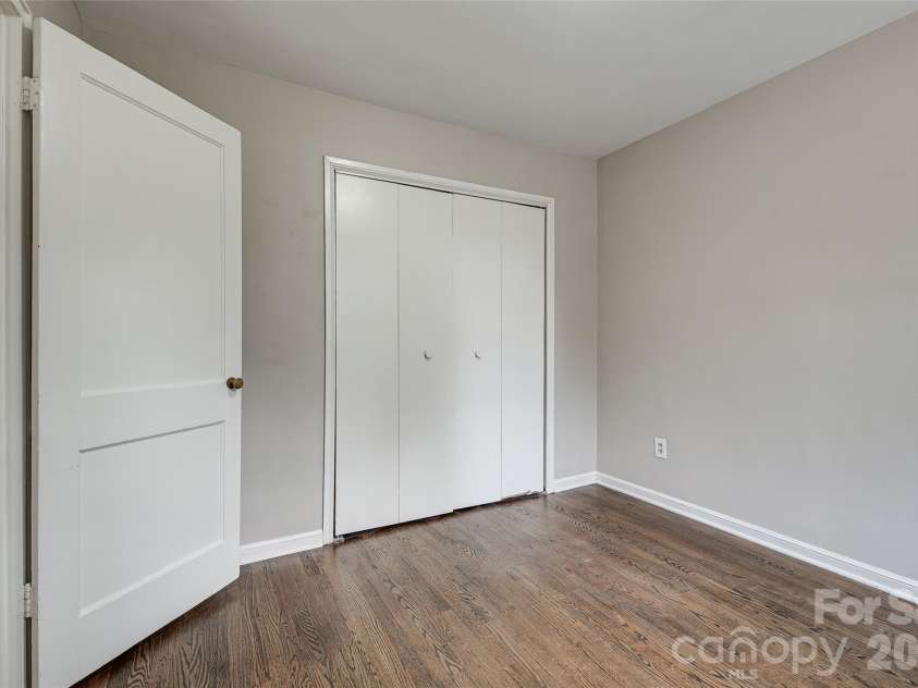 311 Wakefield Road, Charlotte, NC 28209.  MLS# CAR4432592, YatesRealty ID 55331. 
