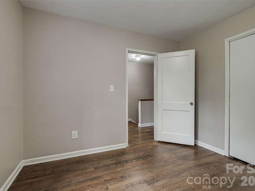 311 Wakefield Road, Charlotte, NC 28209.  MLS# CAR4432592, YatesRealty ID 55331. 
